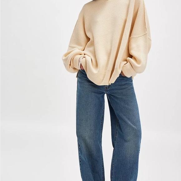 FREE PEOPLE Soft Raspberry Pink Chunky Crew Neck Sweater - NWT  MSRP $128 Size M - Picture 3 of 6